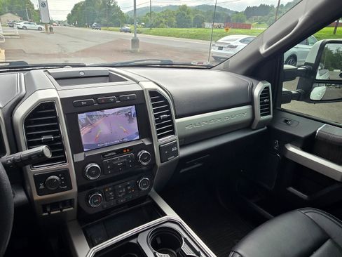 Used 2020 Ford F250 Lariat w/ Lariat Ultimate Package AWD/4WD image 15
