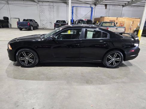 Used 2014 Dodge Charger SXT AWD/4WD image 4