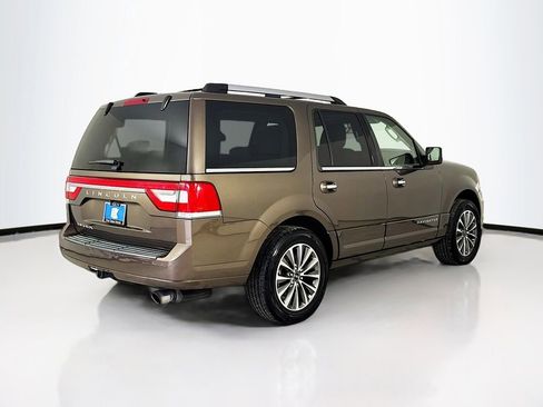 Used 2017 Lincoln Navigator Select RWD image 7