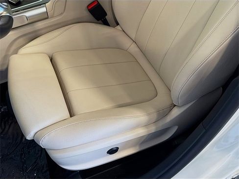 Certified 2025 Mercedes-Benz GLB 250 4MATIC image 19