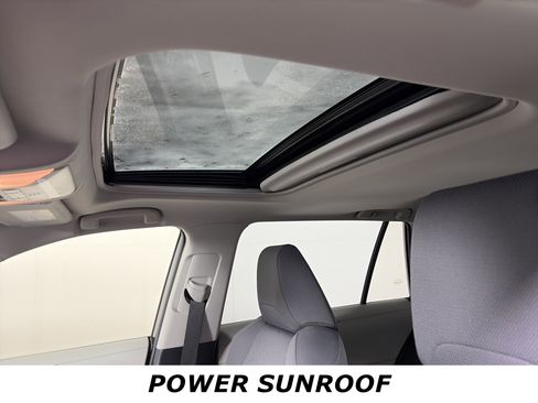 Used 2020 Toyota RAV4 XLE image 7