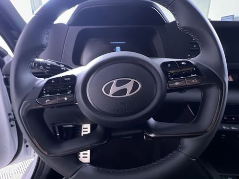Used 2025 Hyundai Elantra Sport FWD image 16
