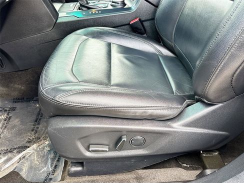 Used 2016 Ford Explorer XLT w/ Equipment Group 202A image 19