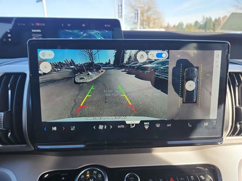 New 2026 Ford Expedition Active image 27