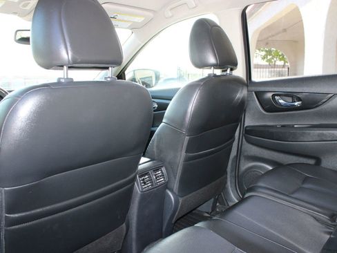 Used 2018 Nissan Rogue SL image 12