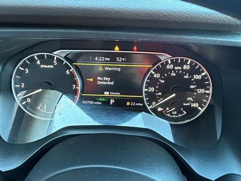 Used 2021 Nissan Rogue SV image 9