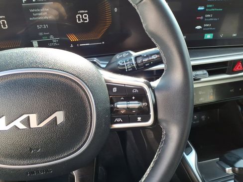 Used 2025 Kia Sorento S image 13
