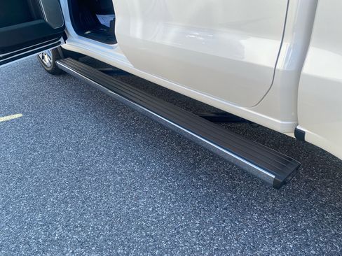 Used 2024 GMC Sierra 1500 Denali Ultimate image 11