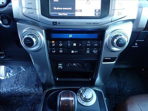 Used 2017 Toyota 4Runner Limited AWD/4WD image 19