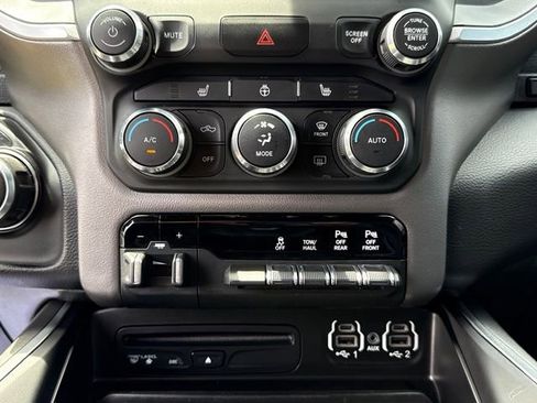 Used 2019 RAM 1500 Big Horn AWD/4WD image 22
