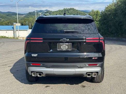 New 2027 Chevrolet Traverse Z71 w/ Enhanced Driving Package AWD/4WD image 6