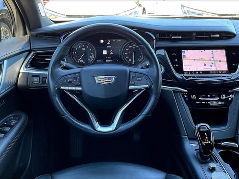 Used 2023 Cadillac XT6 Premium Luxury w/ Technology Package image 5