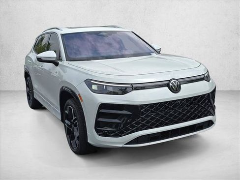 New 2026 Volkswagen Tiguan SEL R-Line AWD/4WD image 12