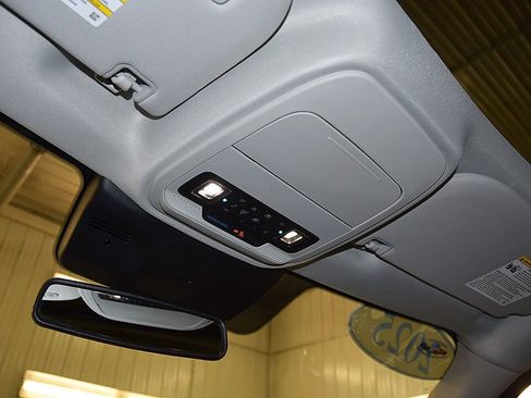 Used 2025 Ford Expedition Platinum w/ Platinum Ultimate Package AWD/4WD image 29