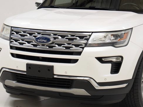Used 2019 Ford Explorer Limited image 9