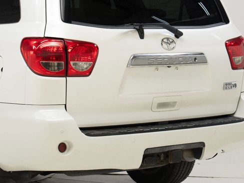 Used 2011 Toyota Sequoia Platinum image 12