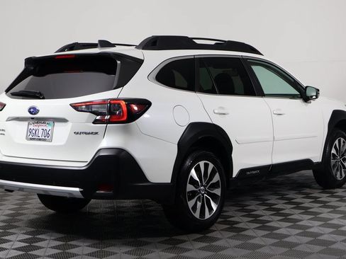 Used 2023 Subaru Outback Limited AWD/4WD image 4