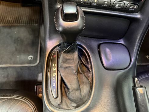 Used 1999 Chevrolet Corvette Coupe w/ Performance Handling Pkg RWD image 10
