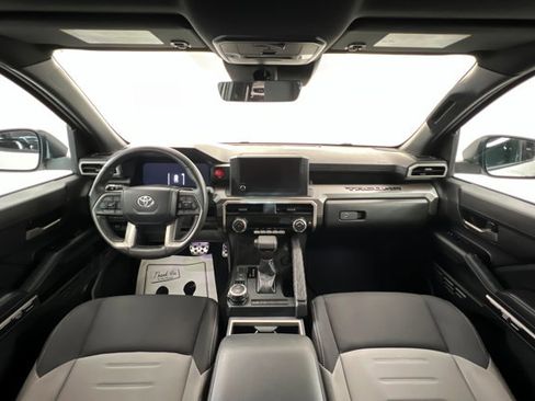 Used 2024 Toyota Tacoma TRD Sport image 9