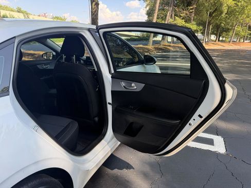 Used 2024 Kia Forte LXS FWD image 14