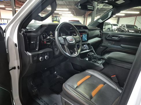 Certified 2025 GMC Sierra 1500 AT4 AWD/4WD image 11