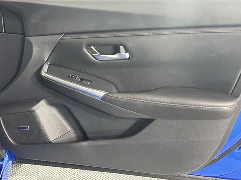 Certified 2025 Nissan Sentra SR w/ SR Premium Package FWD image 31