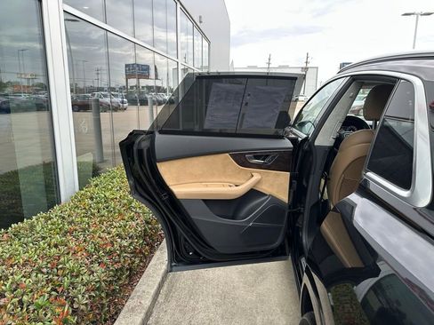 Used 2019 Audi Q8 Prestige w/ Luxury Package image 19