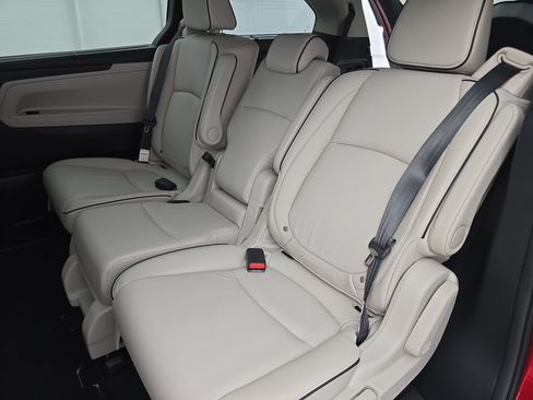 Used 2025 Honda Odyssey Touring image 15