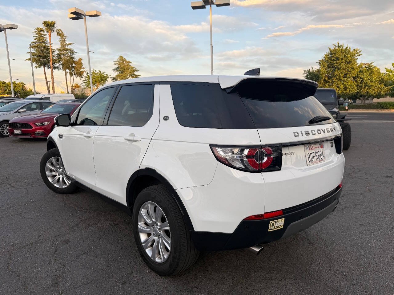 Used 2018 Land Rover Discovery Sport SE AWD/4WD image 6