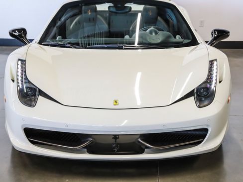 Used 2013 Ferrari 458 Spider RWD image 3