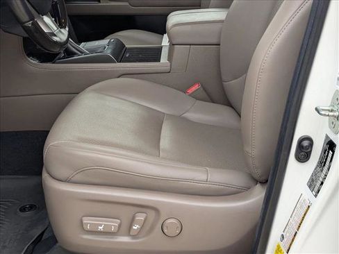 Used 2022 Lexus GX 460 Premium image 17