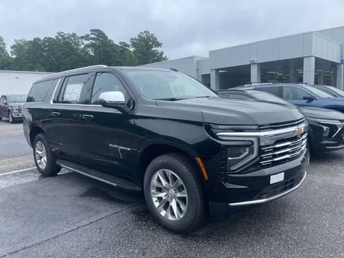 New 2025 Chevrolet Suburban Premier image 4