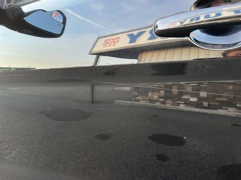 Used 2016 Ford Explorer XLT w/ Equipment Group 202A image 7