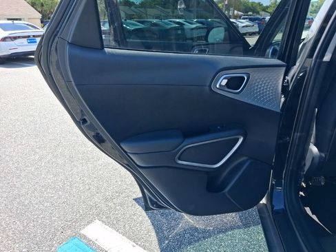 Used 2020 Kia Soul LX FWD image 21