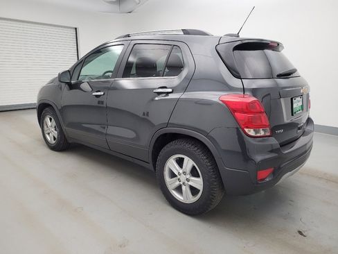 Used 2019 Chevrolet Trax LT w/ Sun & Sound Package FWD image 3