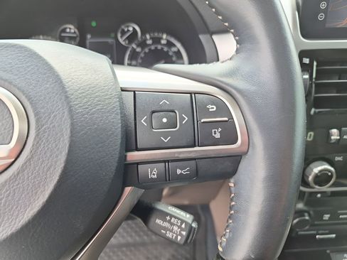 Used 2022 Lexus GX 460 Luxury w/ Sport Design Package AWD/4WD image 36