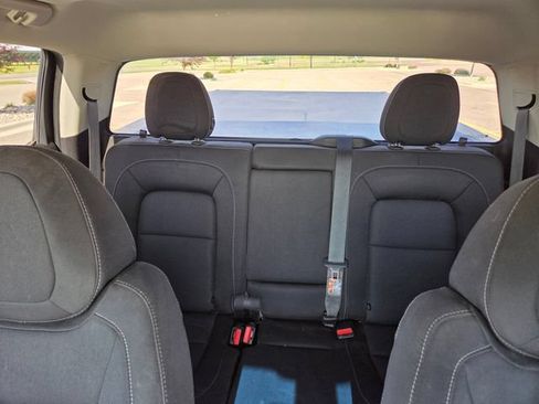 Used 2018 Chevrolet Colorado LT AWD/4WD image 30