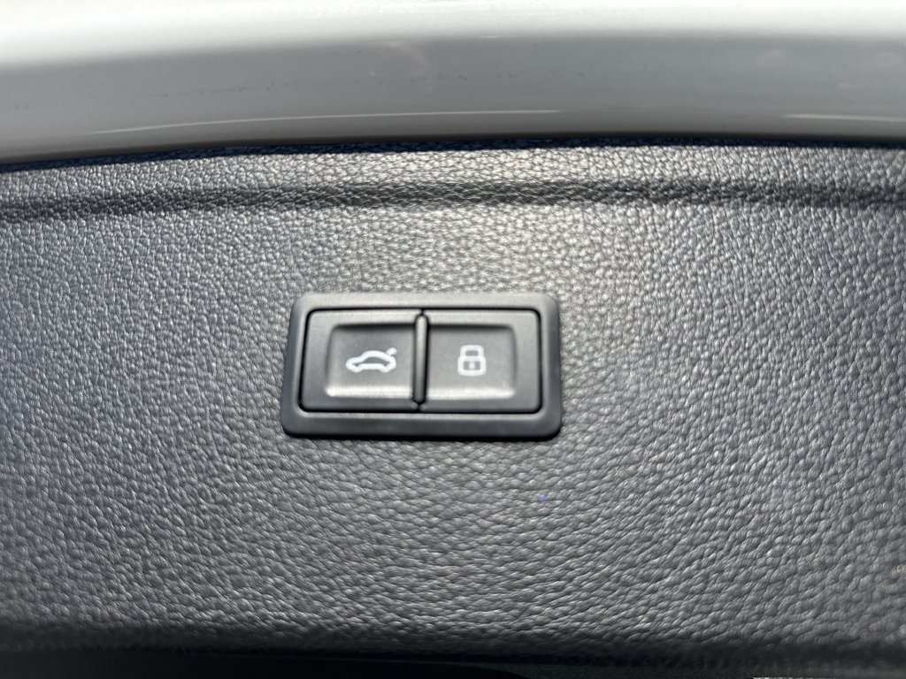 Used 2022 Audi SQ5 Premium w/ Convenience Package AWD/4WD image 32