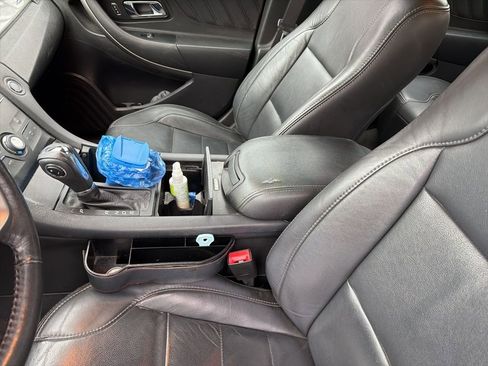 Used 2013 Ford Taurus SEL FWD image 5