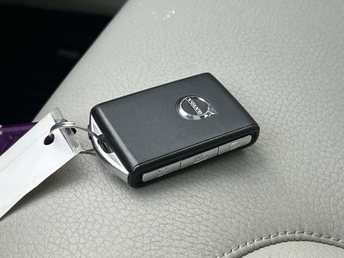 Used 2016 Volvo XC90 T6 Momentum image 32