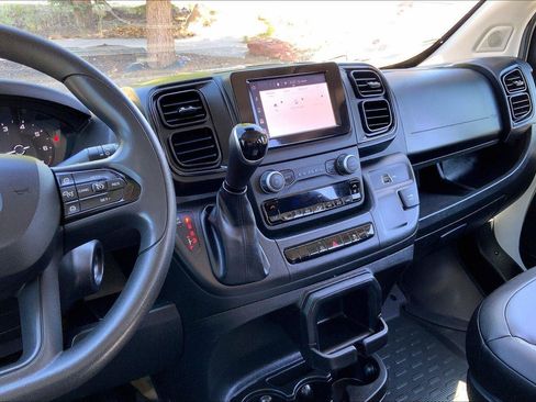 Used 2025 RAM ProMaster 2500 w/ Convenience Group FWD image 6
