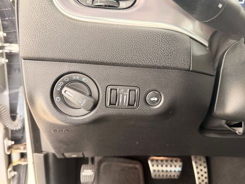 Used 2019 Dodge Charger R/T w/ Blacktop Package image 18