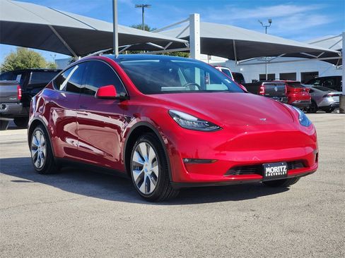 Used 2021 Tesla Model Y 2WD image 3