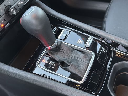 Used 2024 Jeep Compass Limited w/ Sun and Sound Group image 32