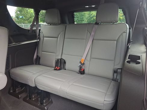 Used 2023 GMC Yukon XL SLT AWD/4WD image 14