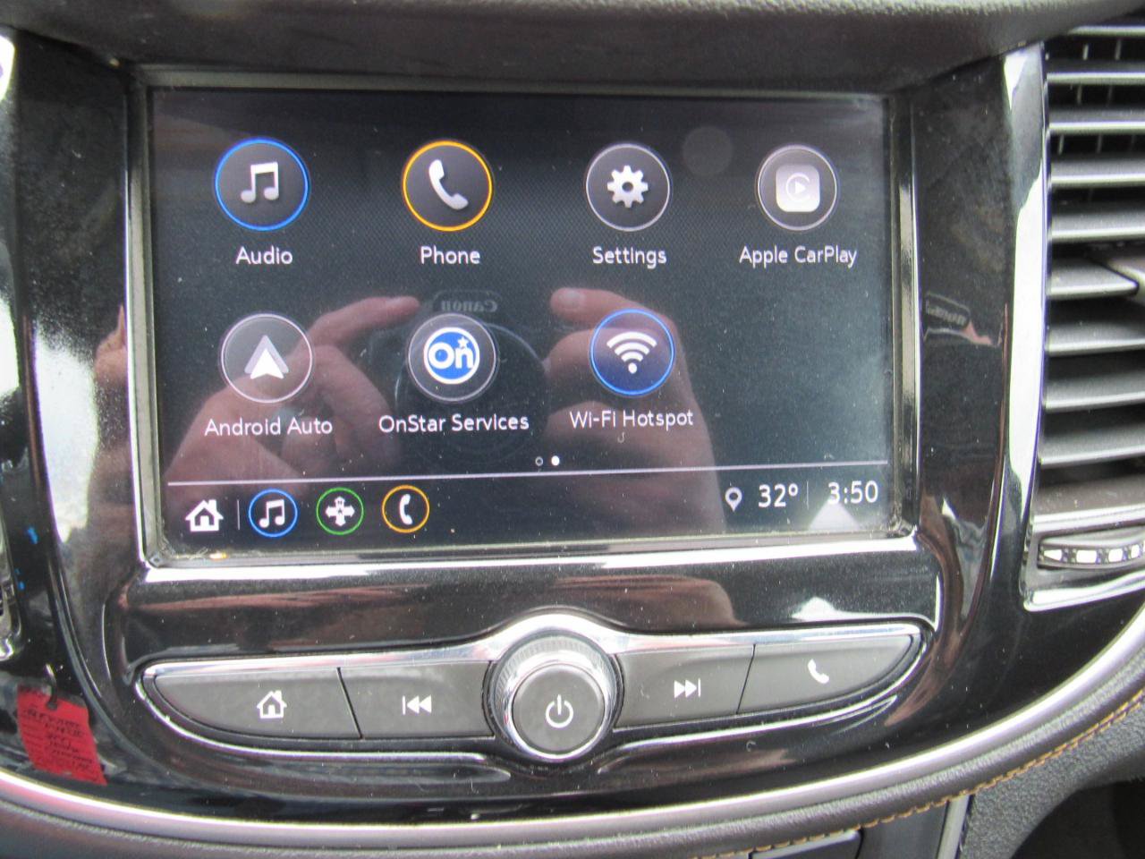 Used 2018 Chevrolet Trax LS AWD/4WD image 19