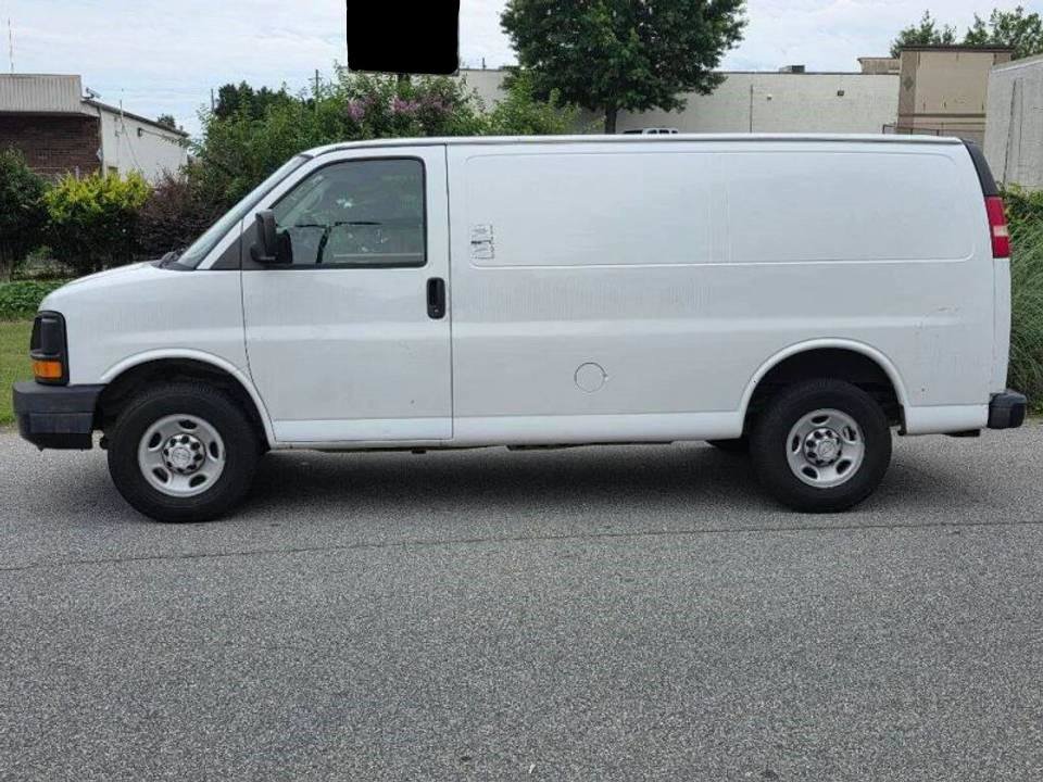 Used 2014 Chevrolet Express 3500 RWD image 3