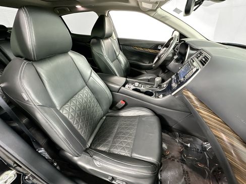 Used 2017 Nissan Maxima Platinum FWD image 29