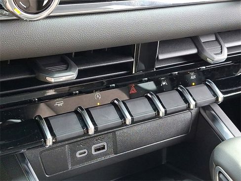 New 2026 GMC Canyon Elevation image 11