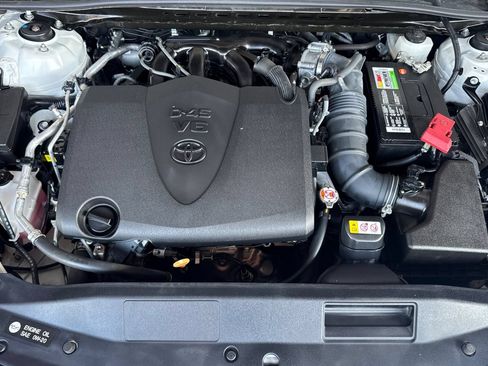 Used 2022 Toyota Camry XSE FWD image 23